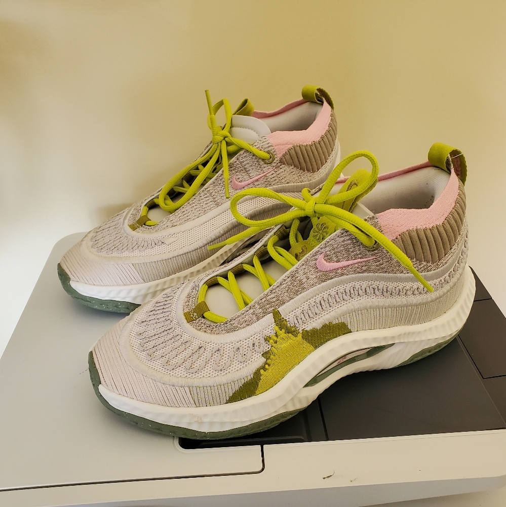 Nike Cosmic Unity 3 Mid Phantom Bright Cactus DV9087-001 Womens Size 7.5 - Picture 2 of 9